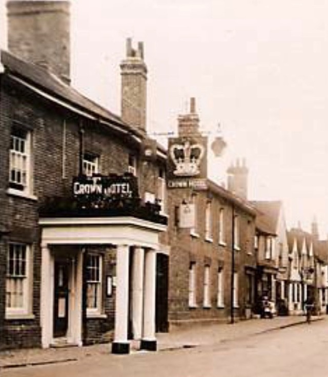 The Crown, Chesham